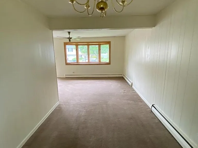 721 Lawrence Rd — Photo 4