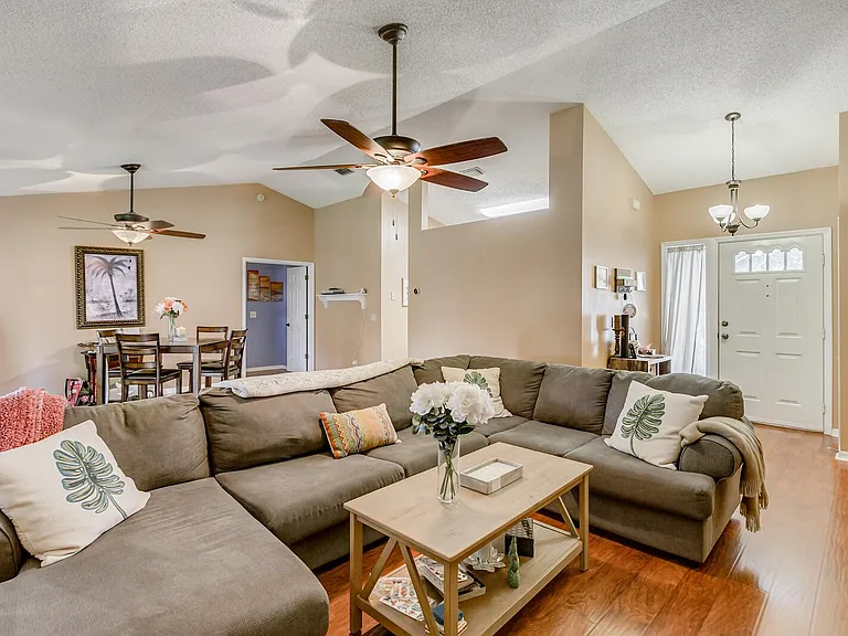 3467 Fan Palm Blvd — Photo 2