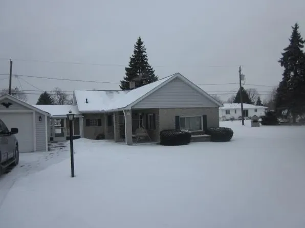 17 N Goodrich St, Oregon, OH 43616