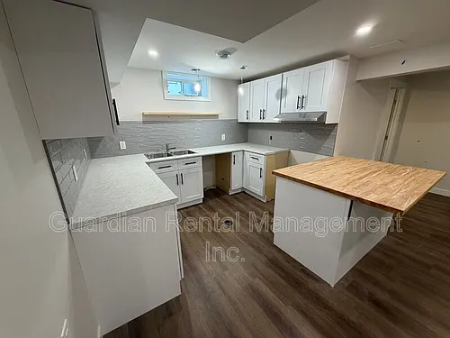 182 Seneca Cres #LOWER Photo 1