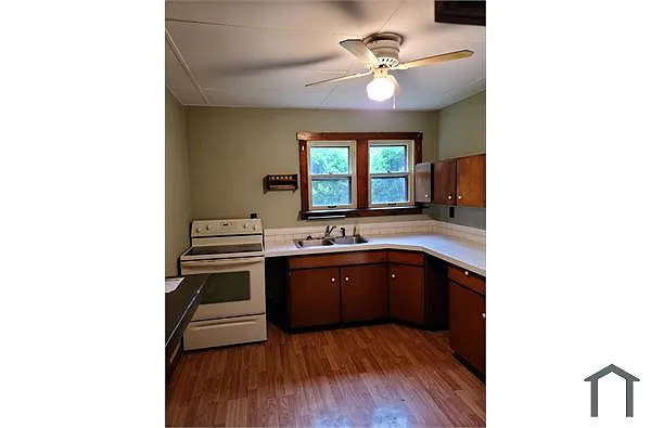 Building Photo - 2769 Sanford Ave #1
