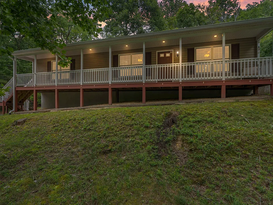 12418 Red Rock Ct