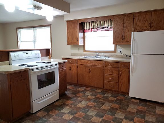 2nd image of 709 College Ave S APT 5