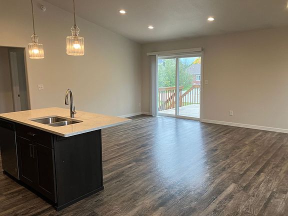 4th image of 1297 Goldenwood Dr