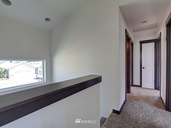 5th image of 10923 47th Avenue NE #C