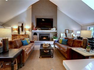 3261 Countrywood Ln, Fayetteville, AR 72704