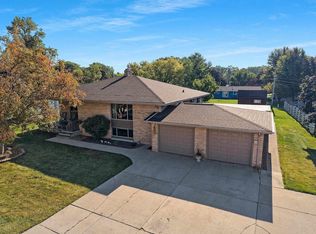 2203 Gilson Ct, Green Bay, WI 54304