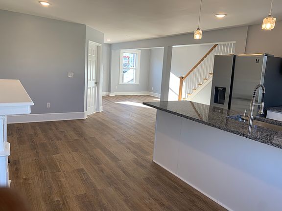 3rd image of 131 Lander St Floor 2