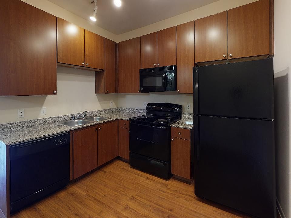 1st image of 3210 Esperanza Xing #2-5283