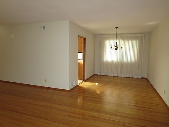 4th image of 5503 Abington Dr