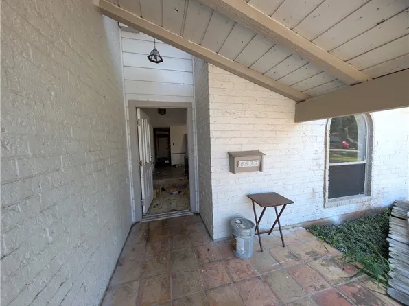 6633 Sahara Dr, Corpus Christi, TX 78412