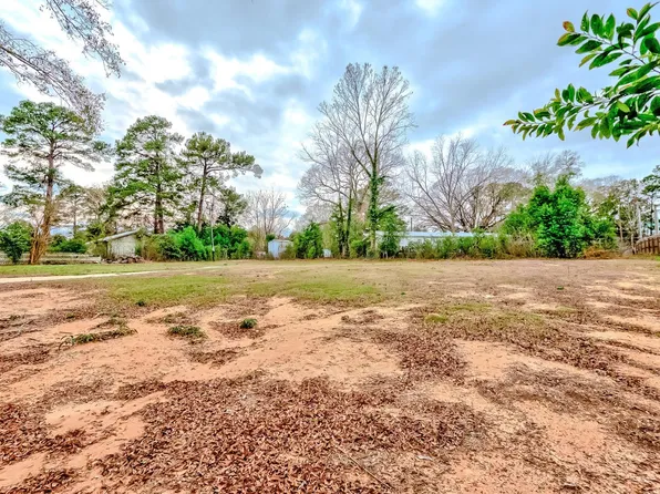 181 Audrey St N, Brookeland, TX 75931