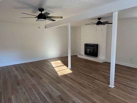 3rd image of 146 Fairlawn Dr