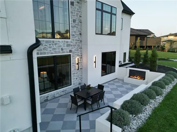 12007 W 173rd Ter, Overland Park, KS 66221