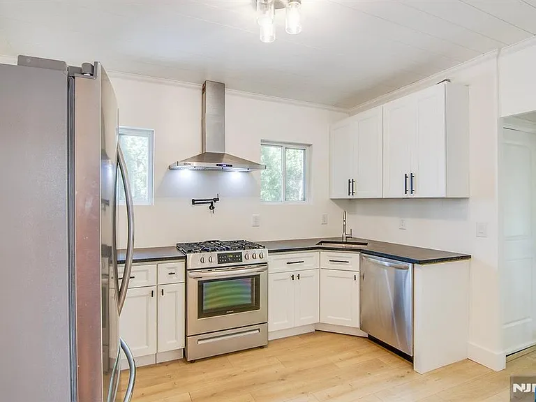 28 Cedar Grove Rd — Photo 8