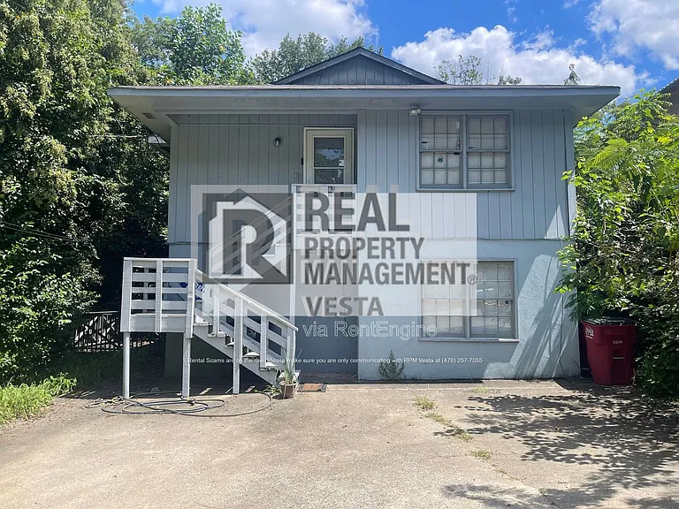 247 Riley Ave #B — Photo 1