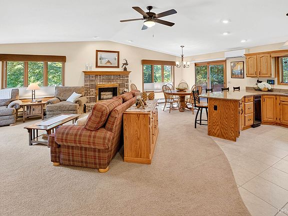 3rd image of 243 Timberlane
