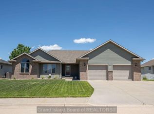 1429 Mansfield Rd, Grand Island, NE 68803
