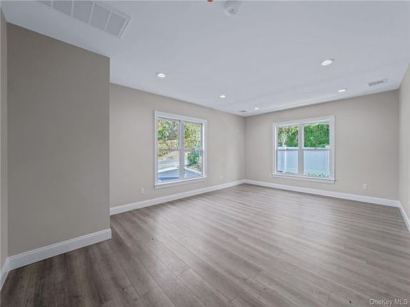 4th image of 110 School St #8