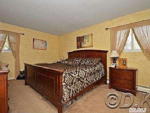 5th image of 18 Barberry Ct