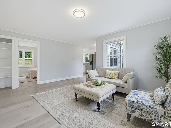 2nd image of 11 Elmhurst Circle