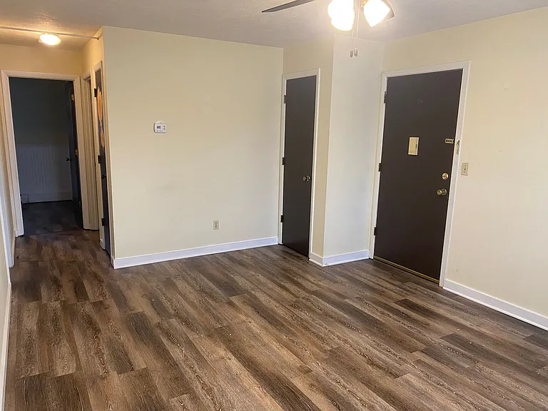102 College Park — Photo 2