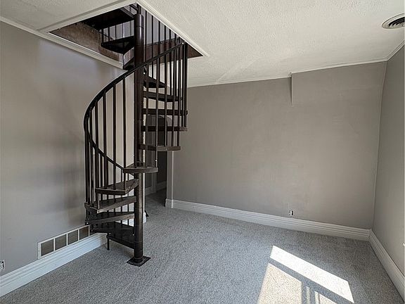 5th image of 590 Richmond Ave APT 4