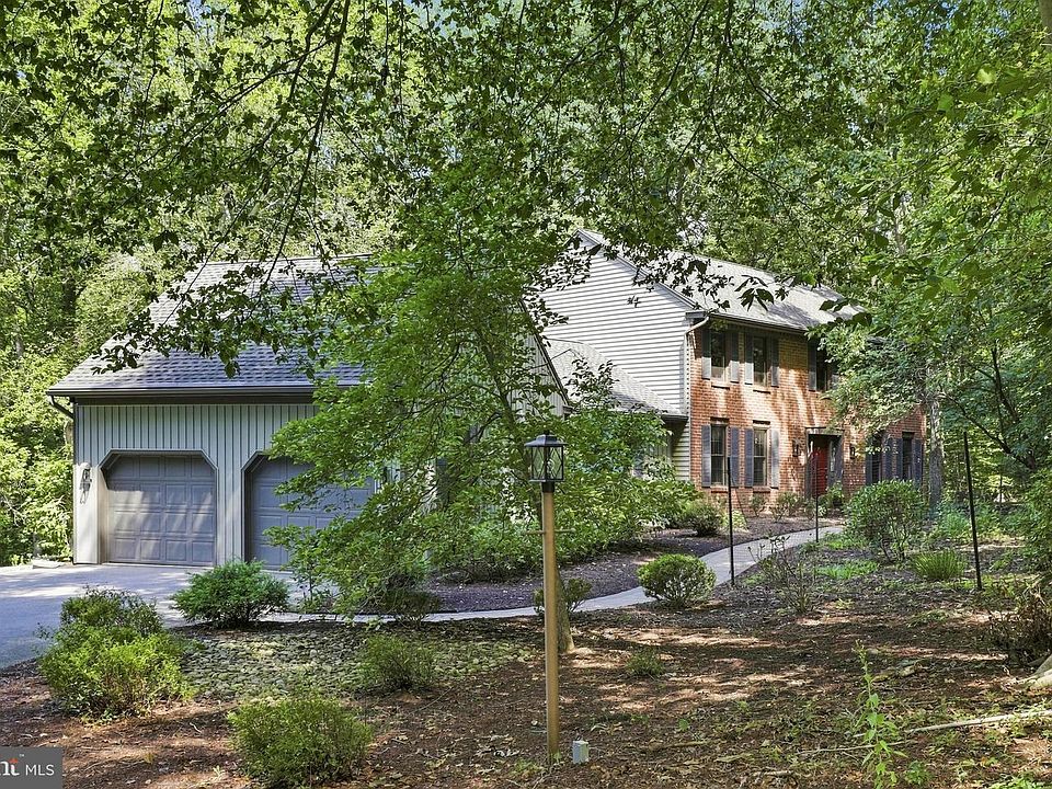 1st image of 1200 Ash Ln