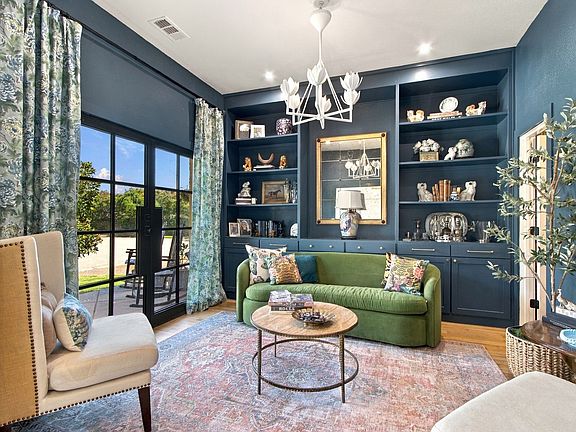 4th image of 46 Crown Pl