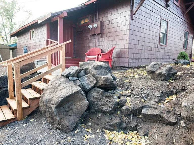 518 NW Hill St — Photo 9