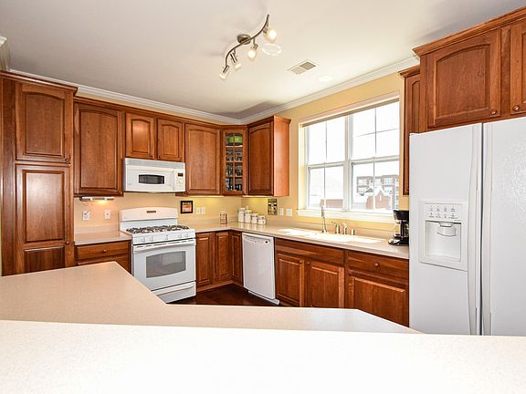 3rd image of 3862 S Lake Dr #141