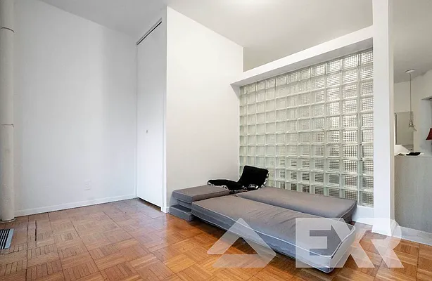 Rented by EXR | media 5