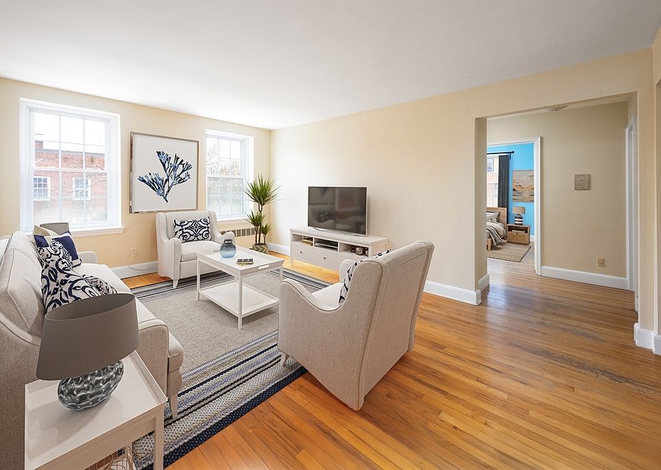 1st image of 31 1/2 Englewood Ave APT 5