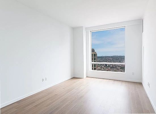 5th image of 1 City Poin APT 47F