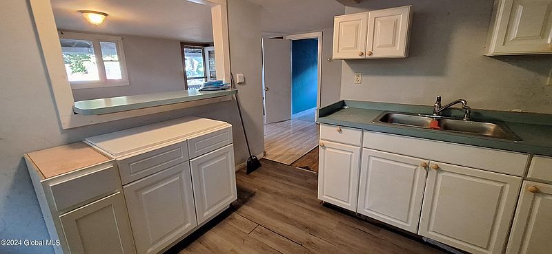 4th image of 114 Feeder Street