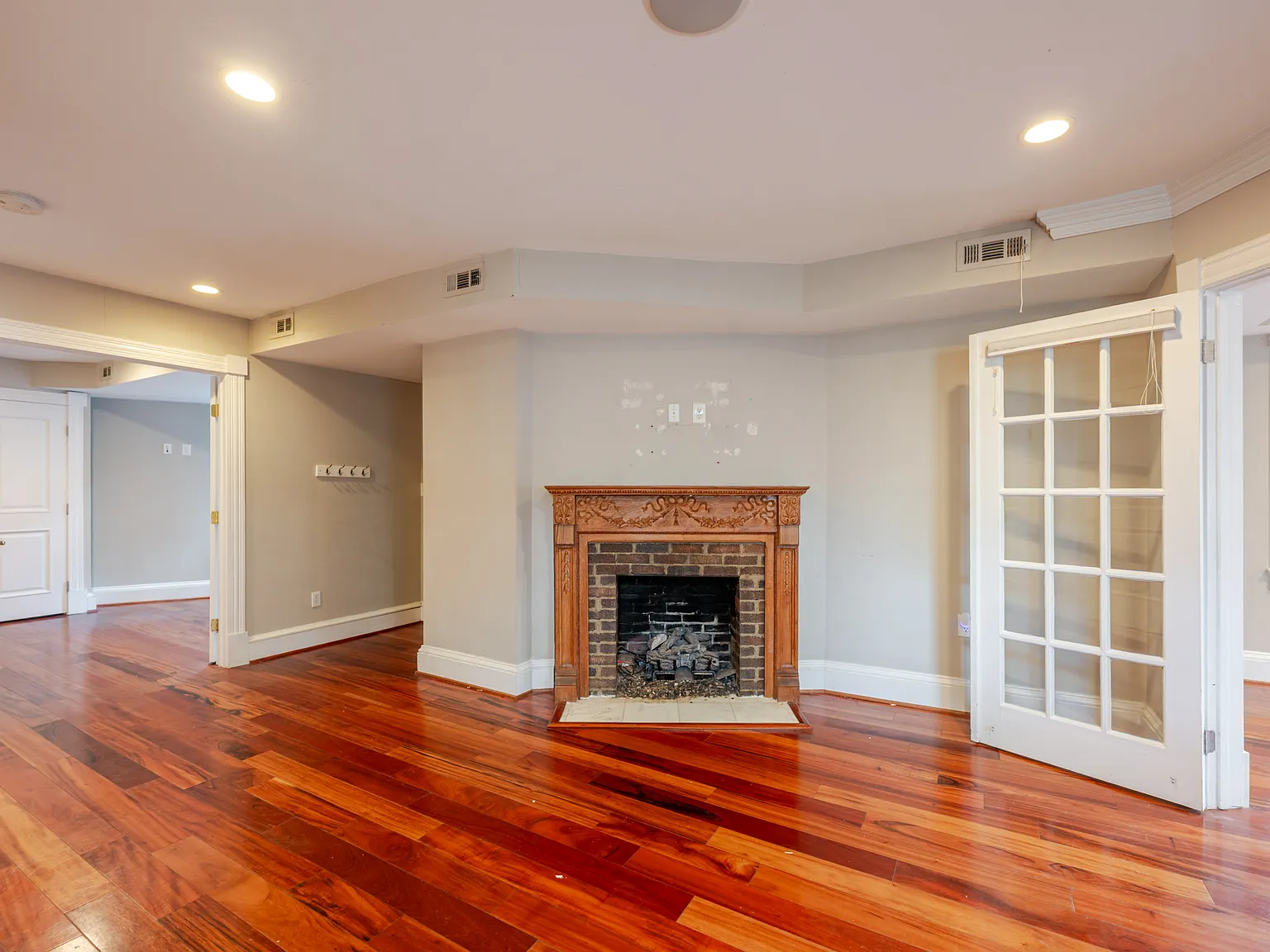 3 bed, $3,995 — Photo 3