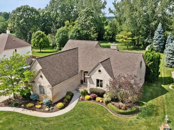 13057 Excalibur Ln, Romeo, MI 48065