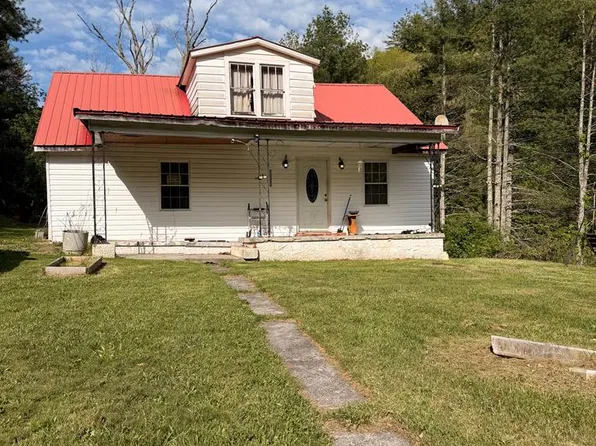 2784 Matoaka Rd, Rock, WV 24747