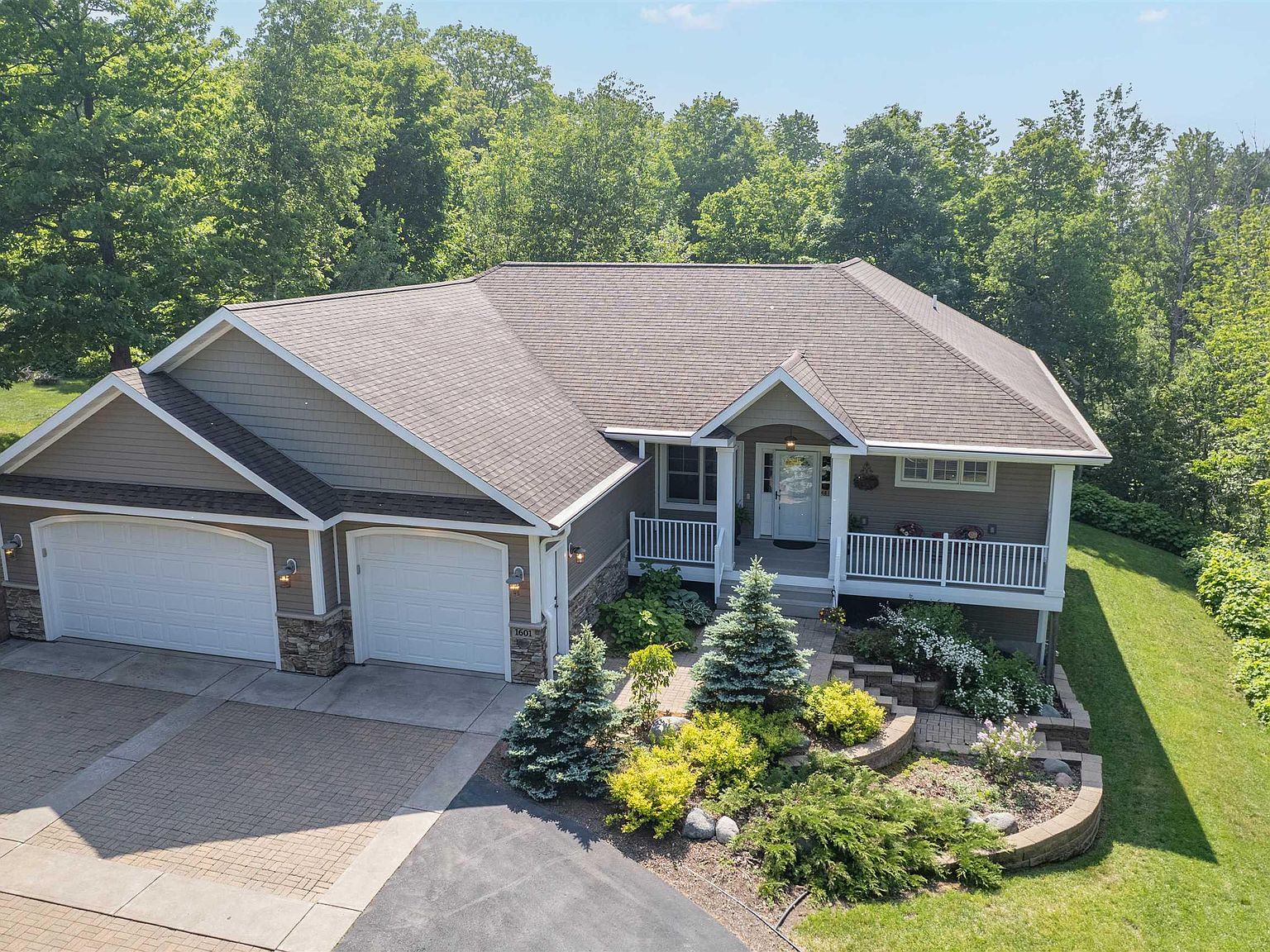 1601 Minneapolis Ave, Duluth, MN 55803 Zillow