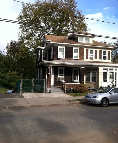 255 Hollywood Dr — Photo 18