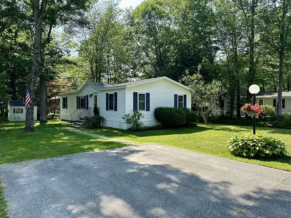 5 Rockland Dr, Old Orchard Beach, ME 04064