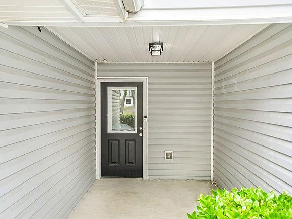 2nd image of 6947 Gallant Cir SE #10