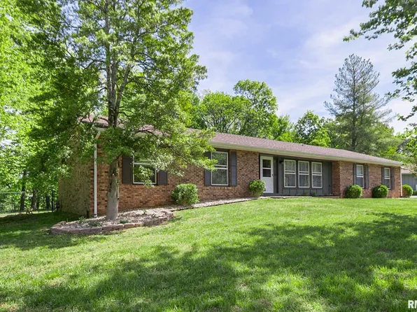 124 Spring Arbor Dr, Carbondale, IL 62902