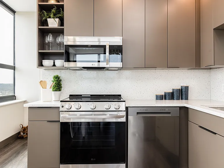 Liberty Tower Residences — Photo 57