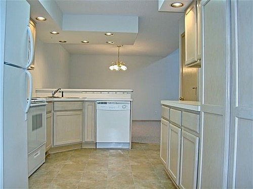 1st image of 4064 Bellaire Ave