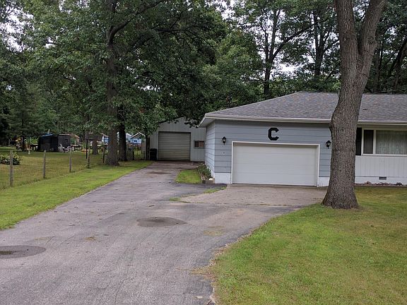 3rd image of 2934 Oak Ln