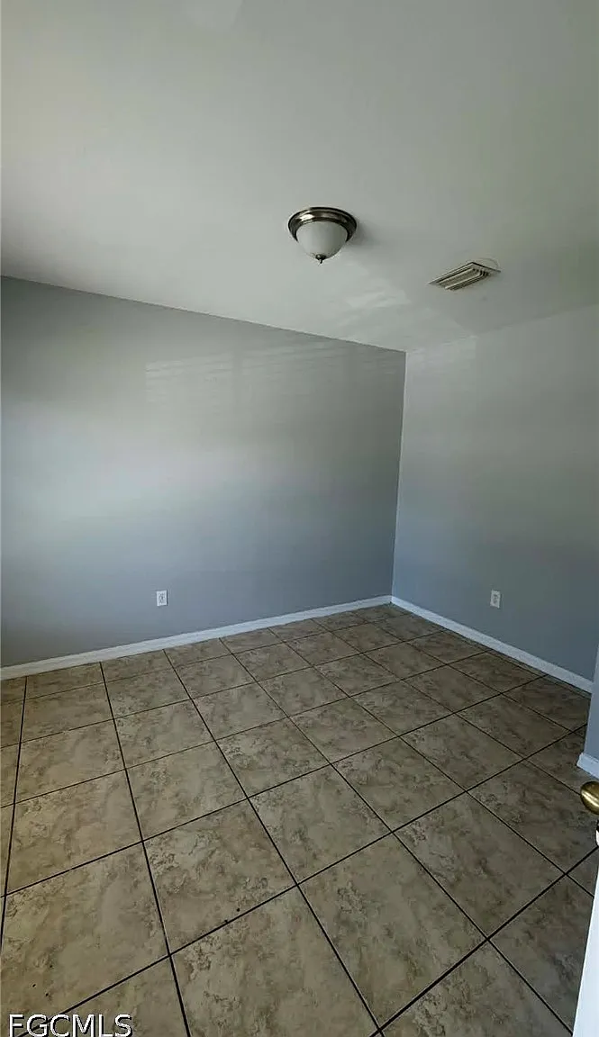 2 bed, 2.0 bath, 1125 sqft, $1,300 — Photo 3