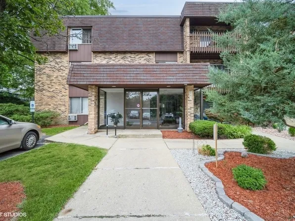 940 E Old Willow Rd APT 304, Prospect Heights, IL 60070