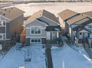 49 N Aztec Cres, Blackfalds, AB T4M 0M2