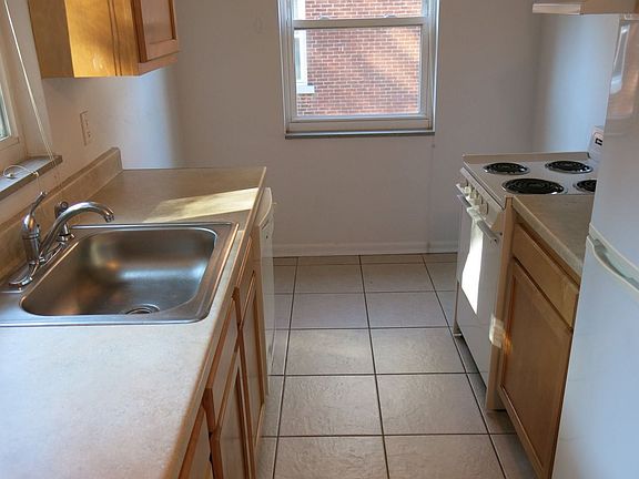 4th image of 1016 N Euclid Ave